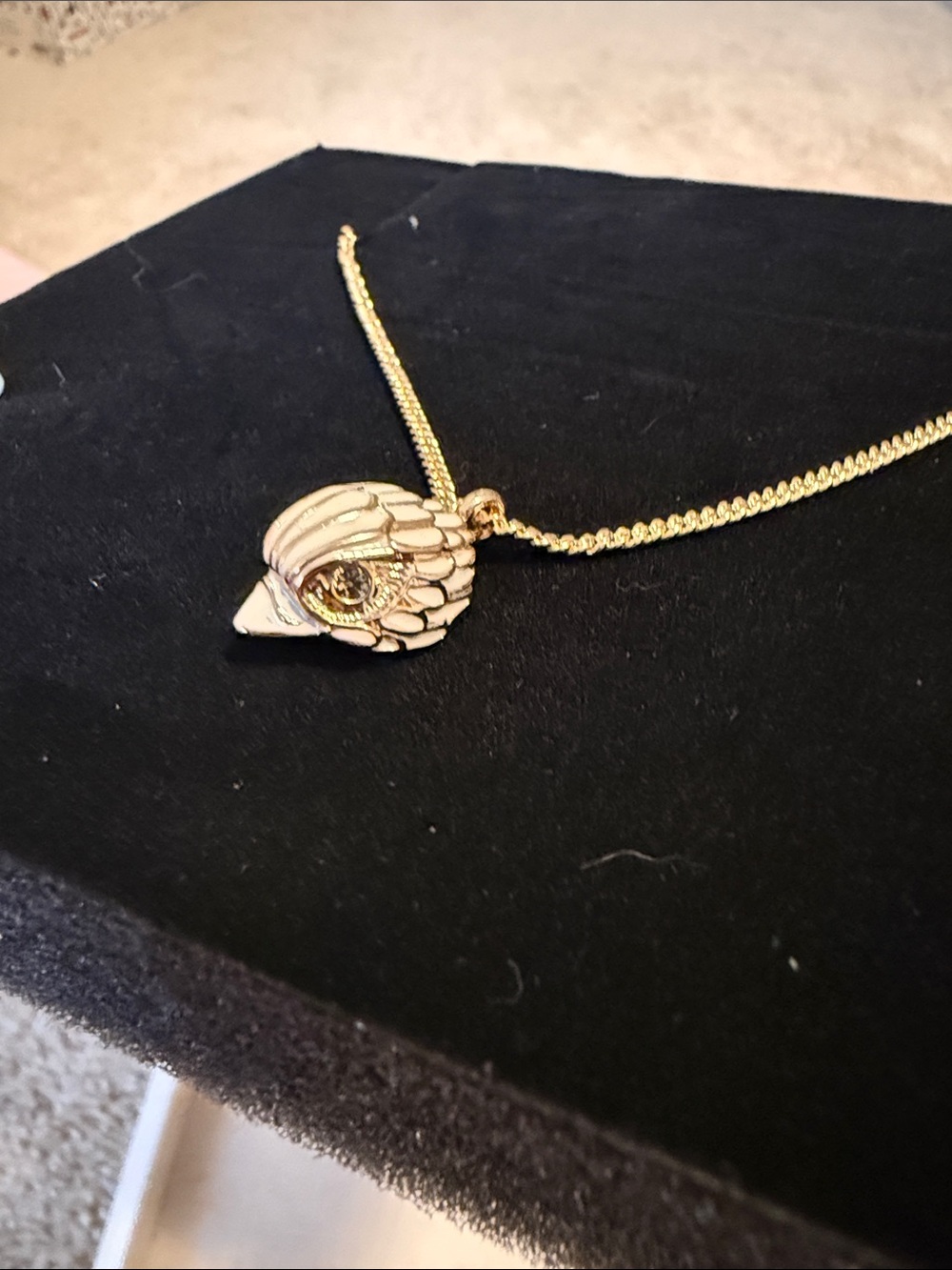 Kurt Geiger white enamel gold pendant eagle head necklace jewelry - Picture 2 of 5